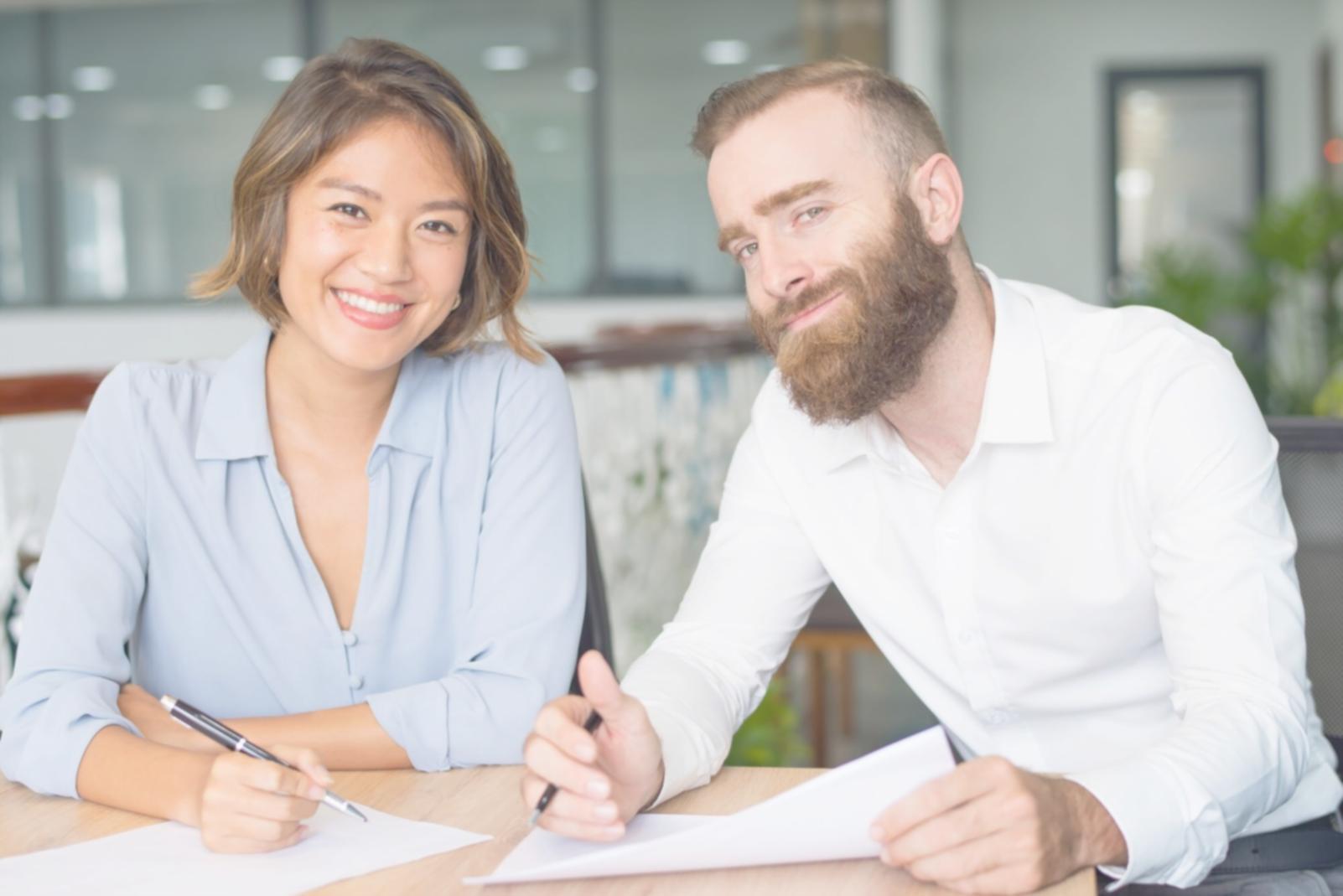 Espacio de trabajo moderno para consultoría financiera en Palma